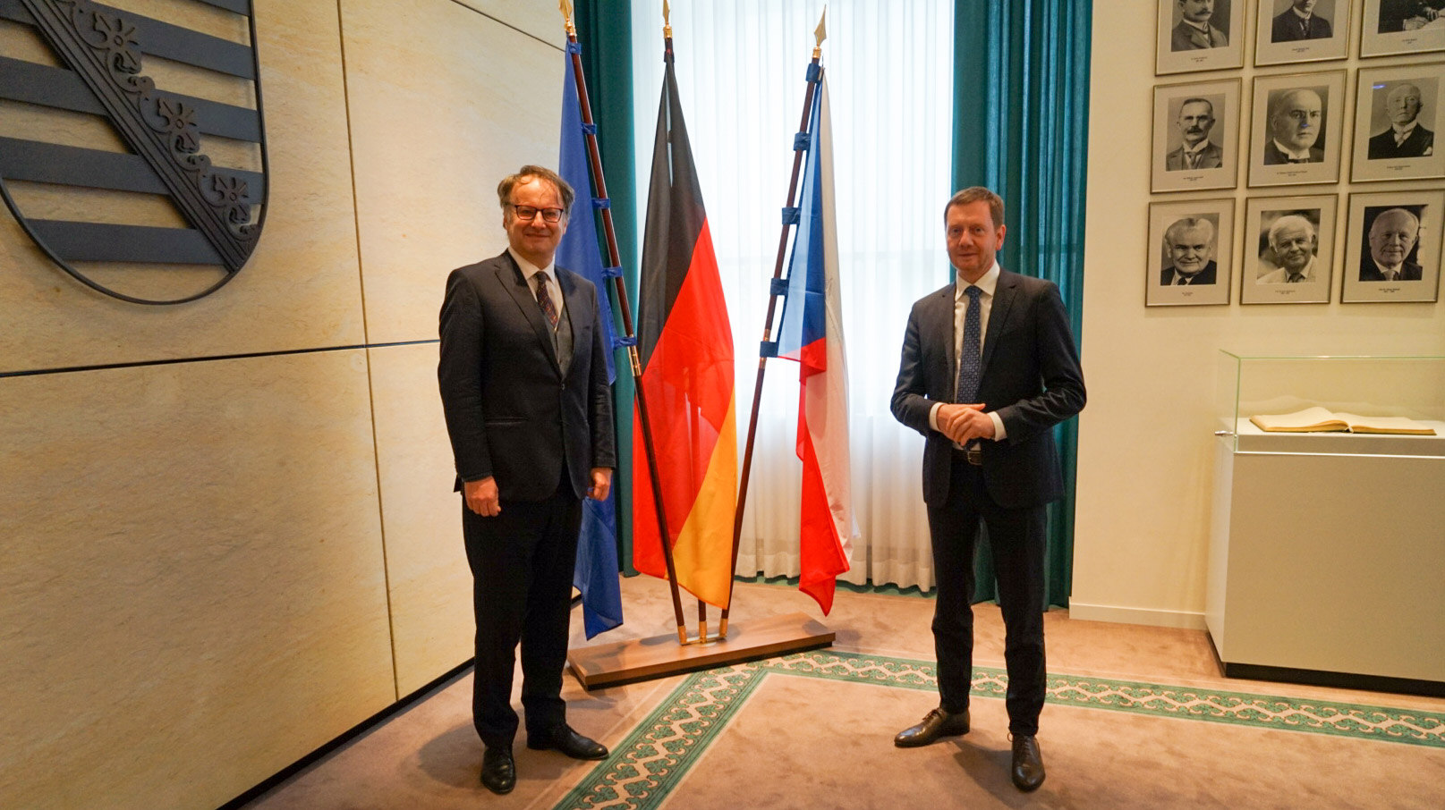 Das Bild zeigt Ministerpräsident Kretschmer und den Botschafter der Tschechischen Republik, Tomáš Kafka.